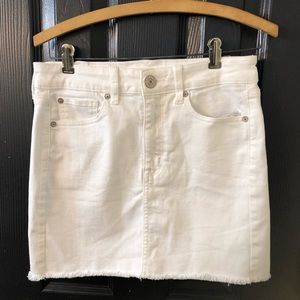 AEO white high rise jean mini NWT size 6